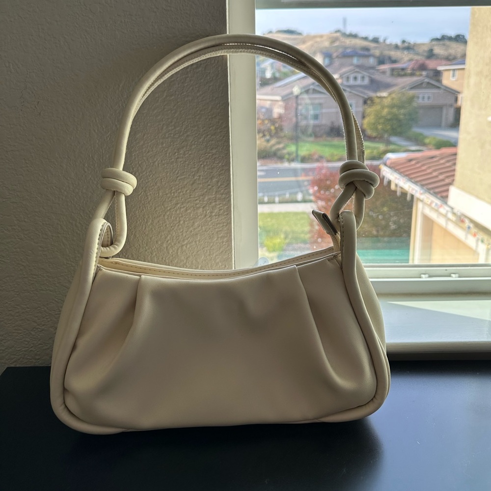 Off-white shoulder bag